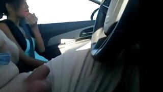 Płatny filmy porno z mamuśkami seks w eleganckim samochodzie